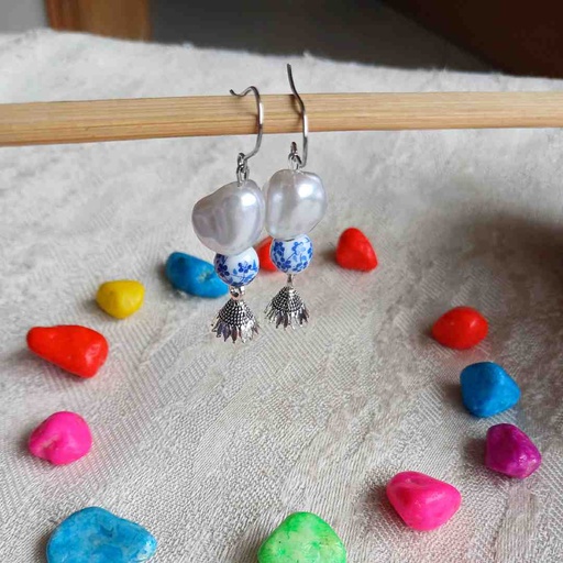 Trendy earrings 