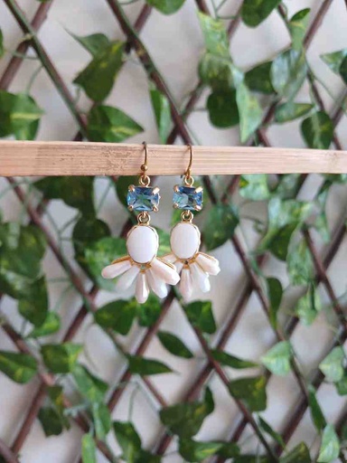 Trendy earrings 