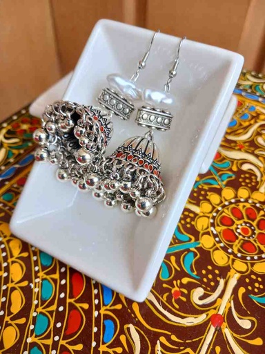 Traditional earrings 
