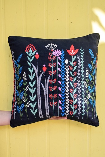 [27-K-40] Black Garden themed