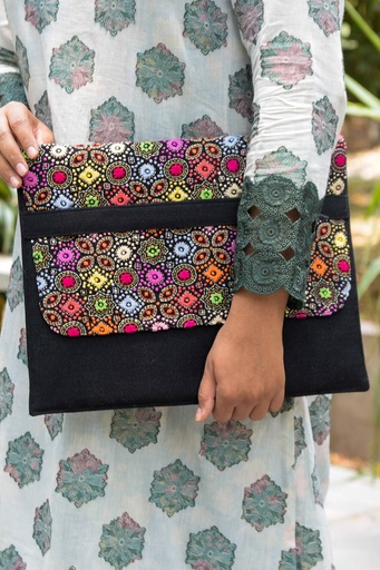 [1-hb-25] Embroidered Laptop Bag