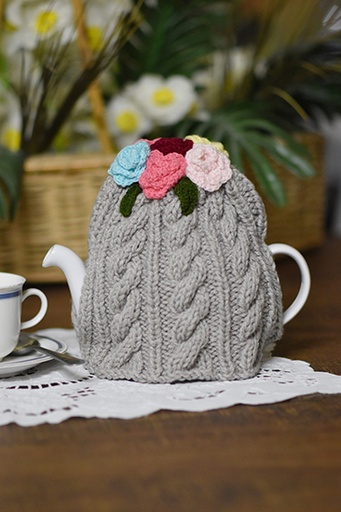 [12-kn-20] Flower Tea Cozy - Light Grey