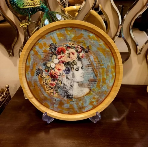 Wooden platter with easel stand