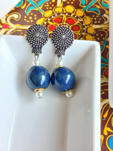 Trendy studs