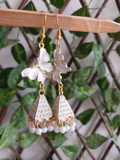 Traditional earrings