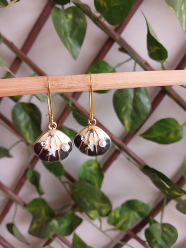 TRENDY EARRINGS