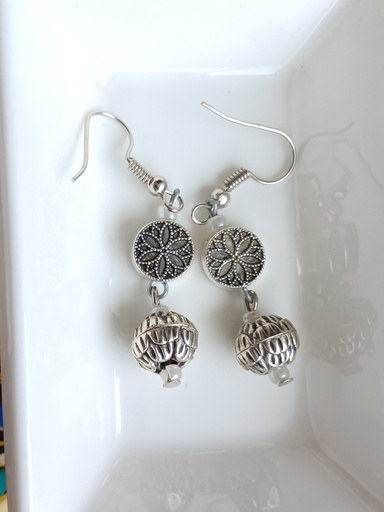 TRENDY EARRINGS