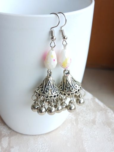 Traditional earrings