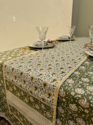 [VC-CALC-045] Green Blossoms Table Runner