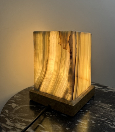 [VC-NUQ-NQMFLOG100] Square Shaped Green Onyx Lamp