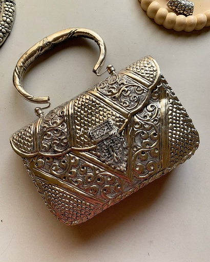 [VC-JHIL-008] Rajhastani Metal Clutch Design 001