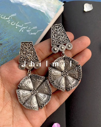 [VC-JHIL-078] Oxidized floral drop textured earrings
