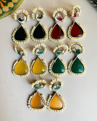 [VC-JHIL-152] Peacock pearl Dangling ear candy