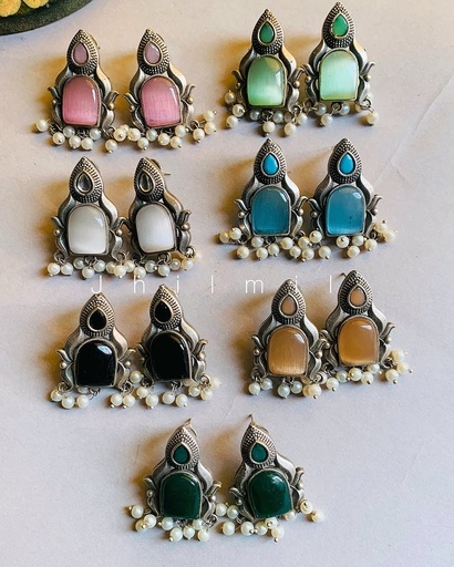 [VC-JHIL-261] Abstract carved Ear candies