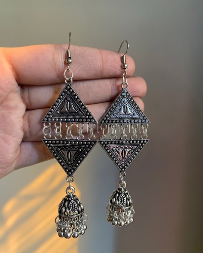 [VC-JHIL-266] Triangle Attached Jhumki
