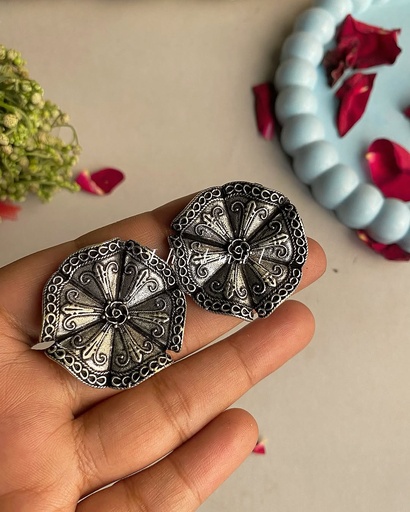 [VC-JHIL-328] Oxidized Studs - Design B