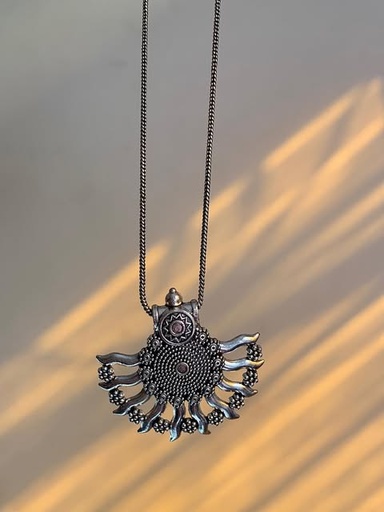 [VC-JHIL-425] Half Flower Pendant