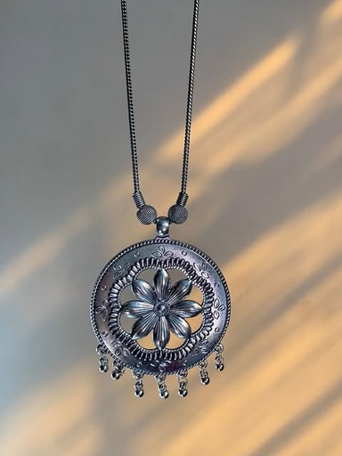 [VC-JHIL-474] Round Phool Pendant