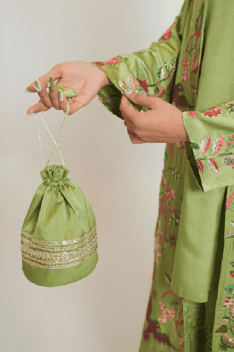 [6-HB-26] Khaavi Pouch