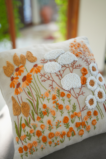 [2.CC.26] Bloom & Thread Handcrafted Cushion