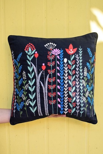 [1.CC.25] Black Garden themed