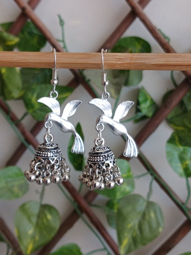 Bird shape earrings