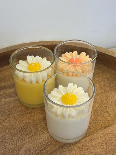 Daisy glass candle