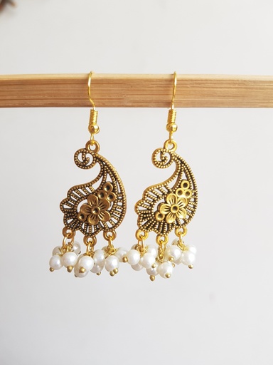 Traditional earrings